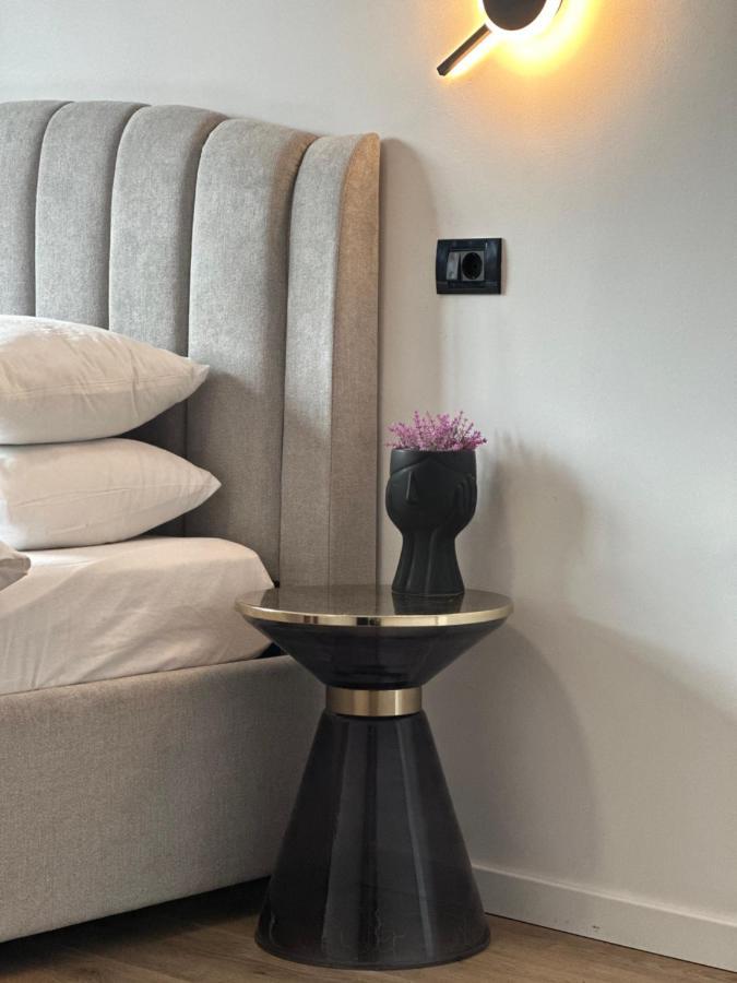 Peaceful Condo For Romantic Getaways Near Black Church - 3Min Walk บราชอฟ ภายนอก รูปภาพ