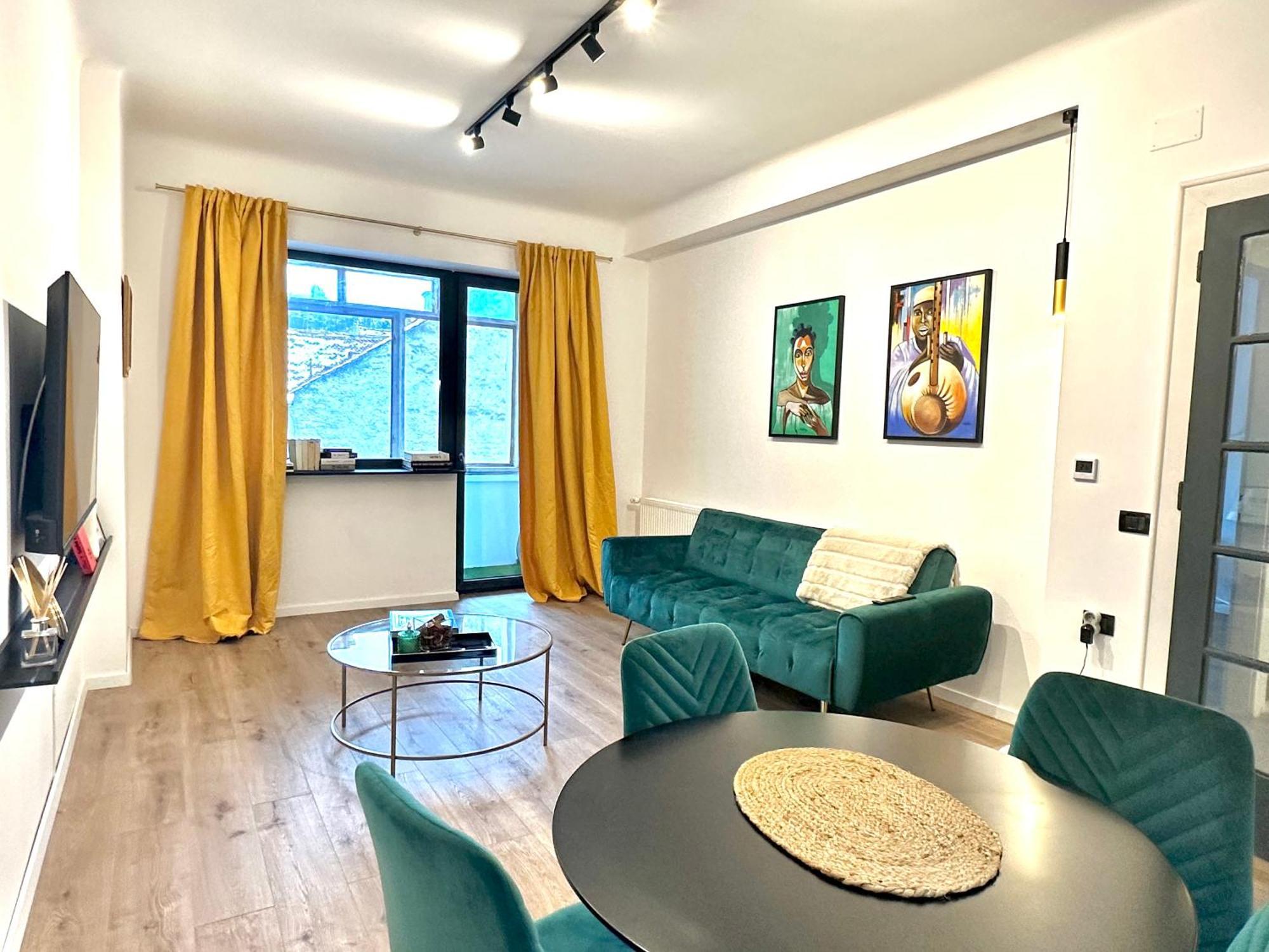 Peaceful Condo For Romantic Getaways Near Black Church - 3Min Walk บราชอฟ ภายนอก รูปภาพ